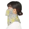 KPI×ヤケーヌ 日焼け防止専用UVカットマスク ヤケーヌフィットプリズム（イエロー）を着用した女性の横顔